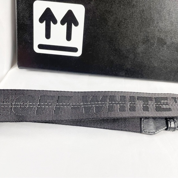 Off-White c/o Virgil Abloh Medium Binder Clip Leather Graphic Box Bag Black - Picture 8 of 14